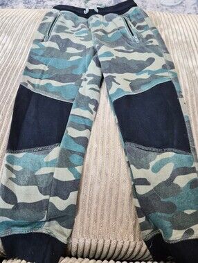 FabKids Buys Camo Jogers Small 6/7